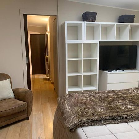 Residenza Taliedo, In Casa Privata, Abitata, Solo Camera Doppia E Bagno Personale Милано Екстериор снимка